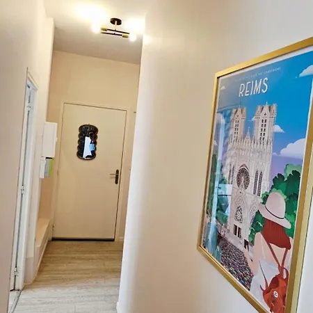 Apartment Lumineux Idealement Situe A Proximite Du Centre-ville, Parking Gratuit Dans Le Rue