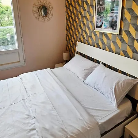 Apartment Lumineux Idealement Situe A Proximite Du Centre-ville, Parking Gratuit Dans Le Rue Épernay