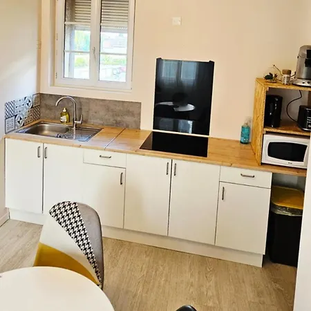 Lumineux Idealement Situe A Proximite Du Centre-ville, Parking Gratuit Dans Le Rue Apartment *