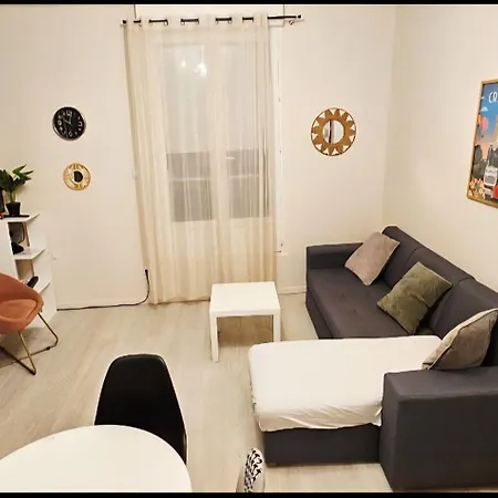 Lumineux Idealement Situe A Proximite Du Centre-ville, Parking Gratuit Dans Le Rue Apartment *