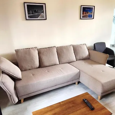 Appartement Lumineux Idéalement Situé à Proximité Du Centre-ville, Parking Gratuit Dans Le Rue